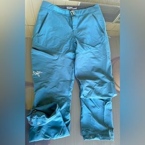 Women’s Arc’teryx hiking pants. Lightly used.